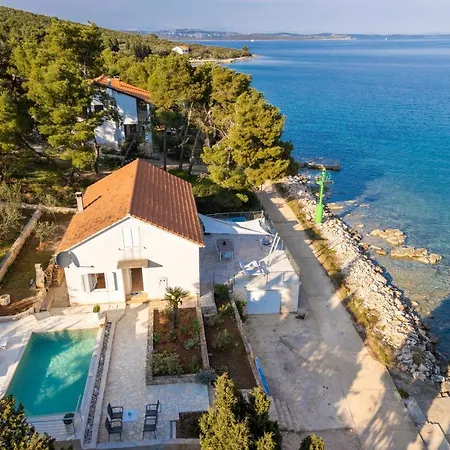With Swimming Pool - Dugi Otok, Вилла *