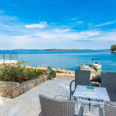 With Swimming Pool - Dugi Otok, Вилла